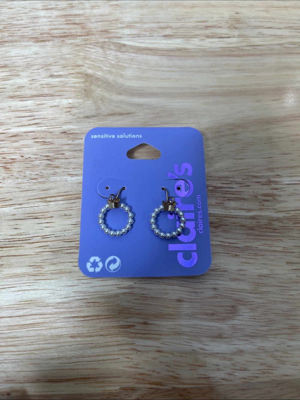 clairs earings 1 pair
